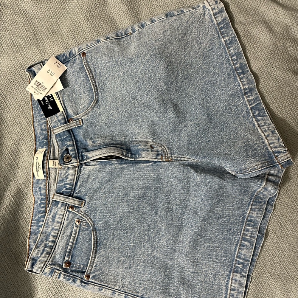 Abercrombie The Dad Short in light Size 31/12